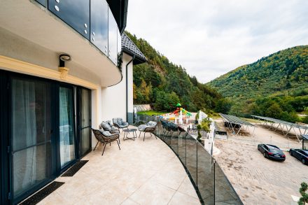 Galerie foto cazare hotel cu spa sibiu transilvania piscina iarna